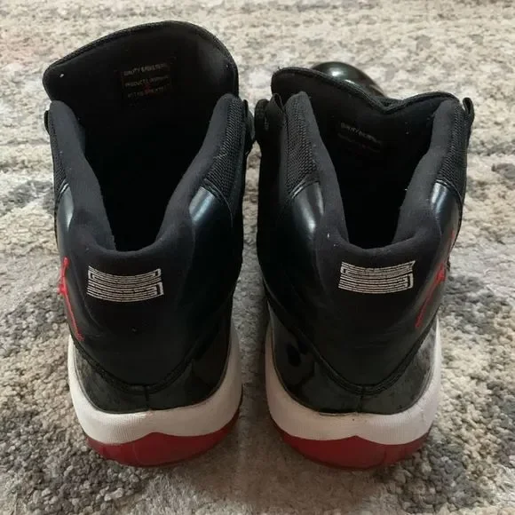 Jordan 11 Retro Bred Playoffs 2012 10.5 - Picture 6 of 9
